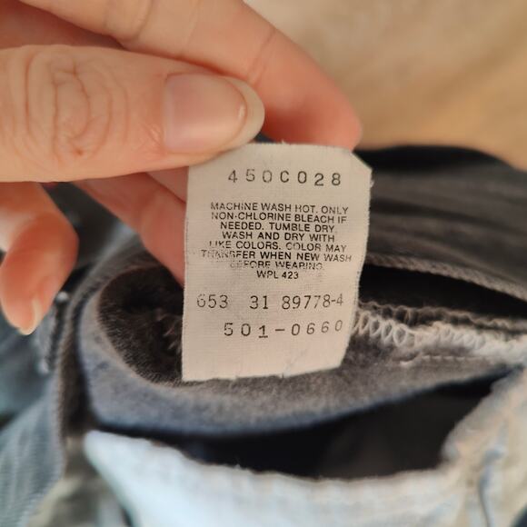 Vintage Levi's 501 Jean Shorts Womens 32 Black Wash Cut Offs Button Fly Festival - Picture 5 of 12